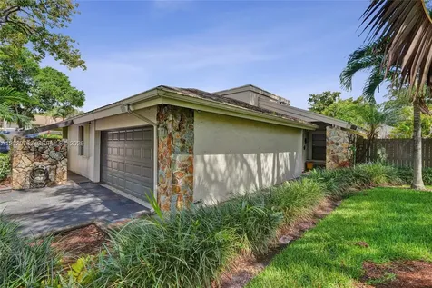 30 Cedar Road Hollywood FL 33021