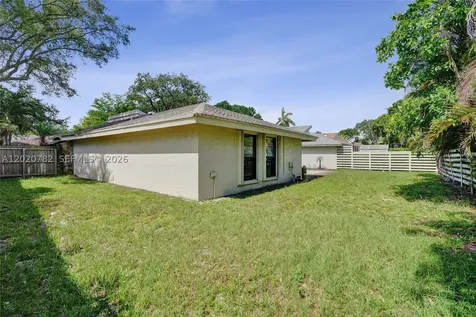 30 Cedar Road Hollywood FL 33021