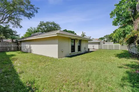 30 Cedar Road Hollywood FL 33021