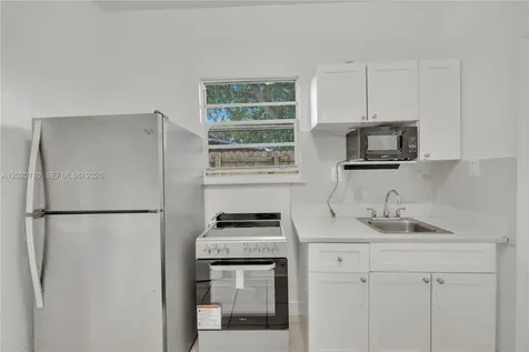 536 NW 25th Avenue Miami FL 33125