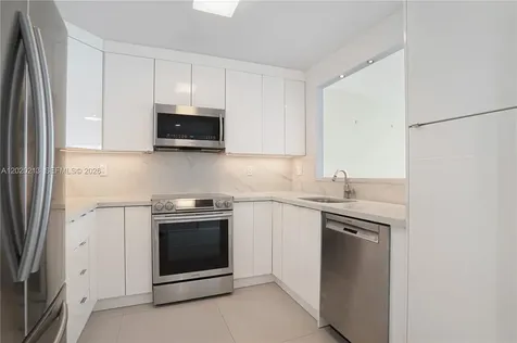 8233 Harding Avenue Miami Beach FL 33141