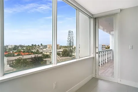 8233 Harding Avenue Miami Beach FL 33141