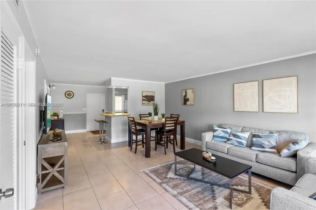 2420 SE 17th Causeway Fort Lauderdale FL 33316