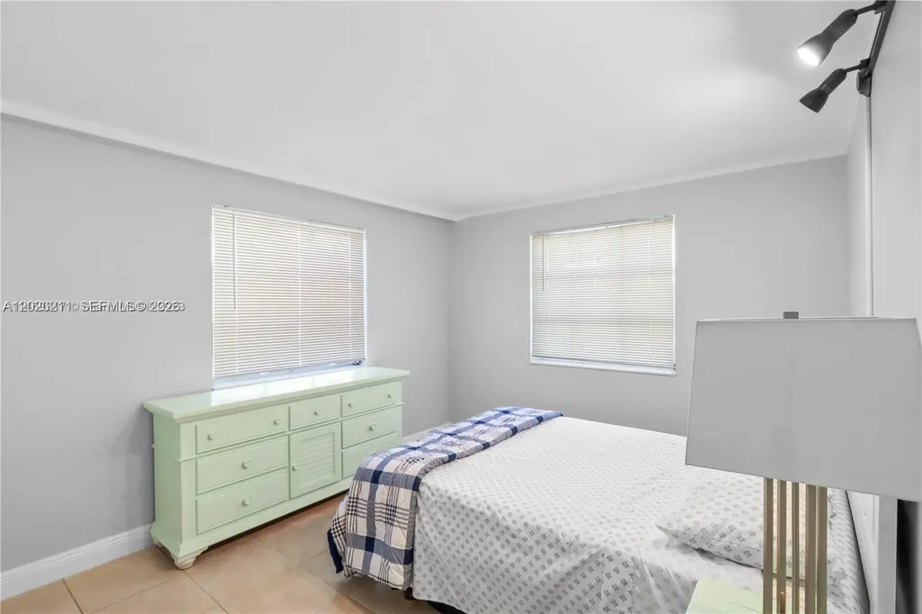 2420 SE 17th Causeway Fort Lauderdale FL 33316