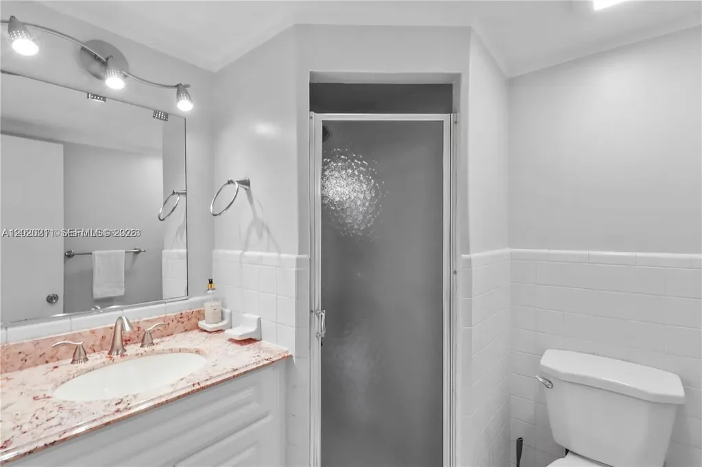 2420 SE 17th Causeway Fort Lauderdale FL 33316