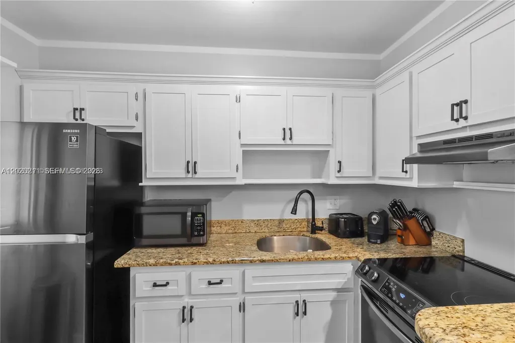 2420 SE 17th Causeway Fort Lauderdale FL 33316