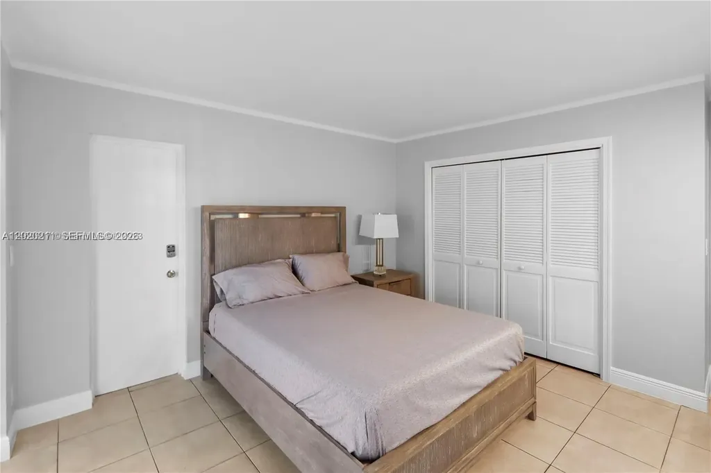 2420 SE 17th Causeway Fort Lauderdale FL 33316