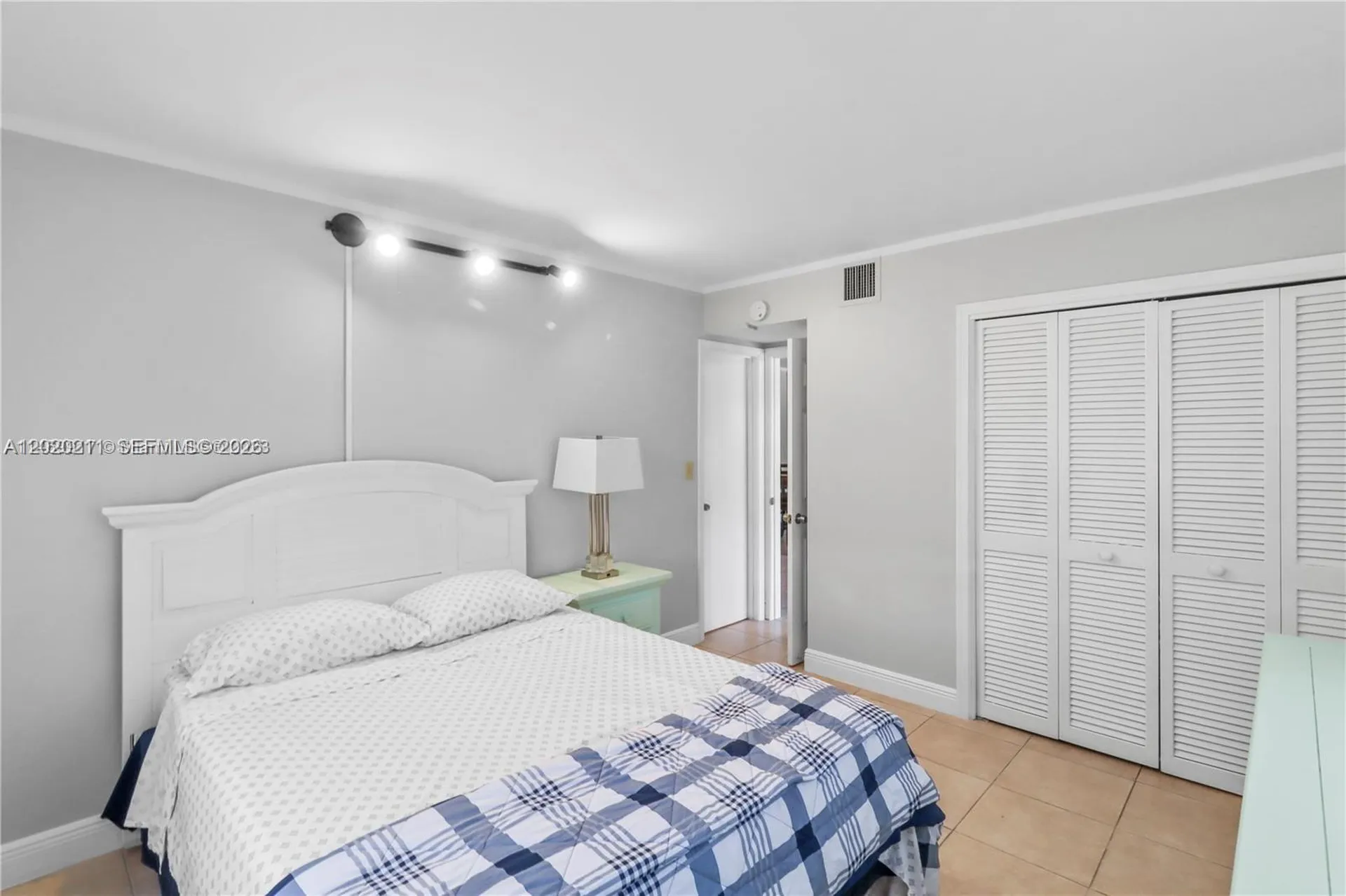 2420 SE 17th Causeway Fort Lauderdale FL 33316