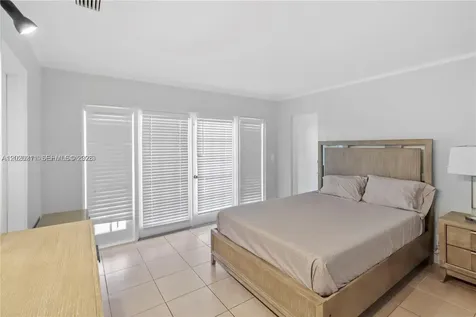 2420 SE 17th Causeway Fort Lauderdale FL 33316