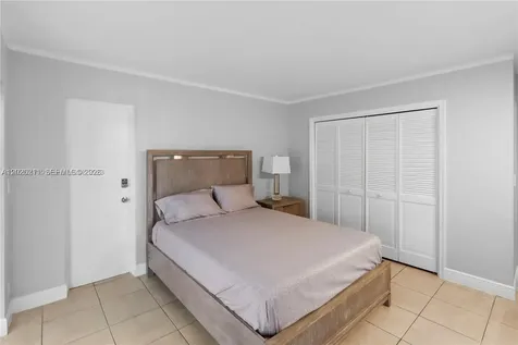 2420 SE 17th Causeway Fort Lauderdale FL 33316