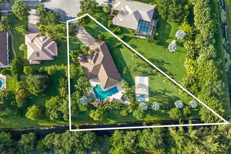10018 Laurel Road Davie FL 33328