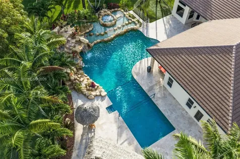 10018 Laurel Road Davie FL 33328