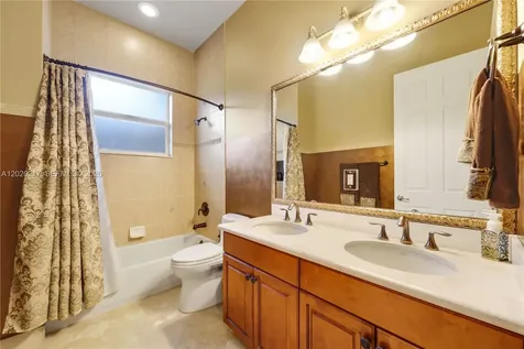 10018 Laurel Road Davie FL 33328