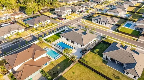 13305 SW 190th Terrace Miami FL 33177