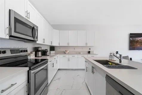 13305 SW 190th Terrace Miami FL 33177