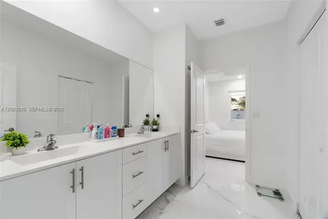 13305 SW 190th Terrace Miami FL 33177