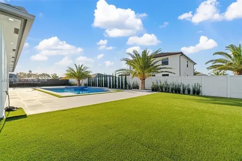 13305 SW 190th Terrace Miami FL 33177