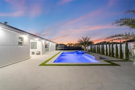 13305 SW 190th Terrace Miami FL 33177