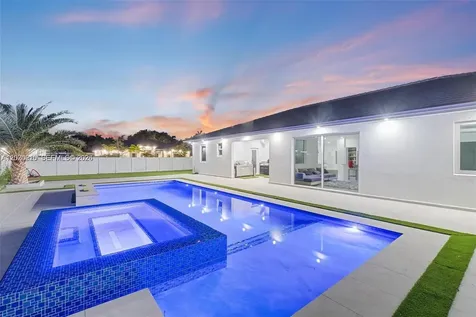 13305 SW 190th Terrace Miami FL 33177