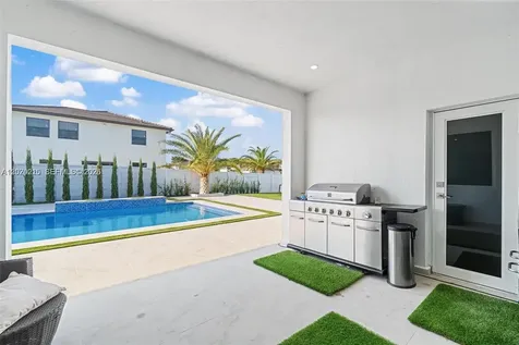 13305 SW 190th Terrace Miami FL 33177