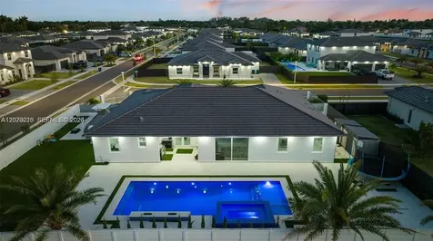 13305 SW 190th Terrace Miami FL 33177