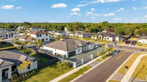 13305 SW 190th Terrace Miami FL 33177