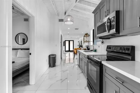 2171 NW 49th Street Miami FL 33142