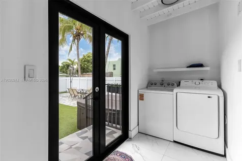2171 NW 49th Street Miami FL 33142