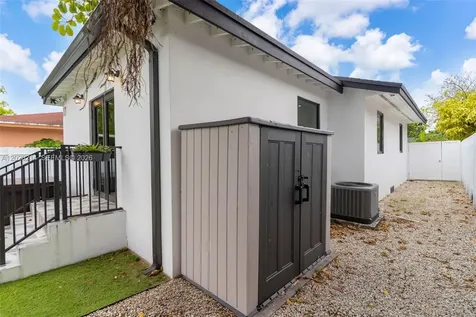 2171 NW 49th Street Miami FL 33142