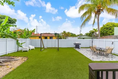 2171 NW 49th Street Miami FL 33142