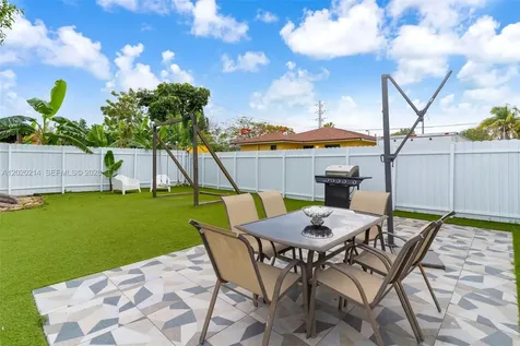 2171 NW 49th Street Miami FL 33142