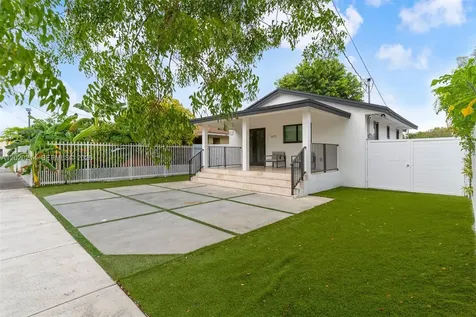 2171 NW 49th Street Miami FL 33142