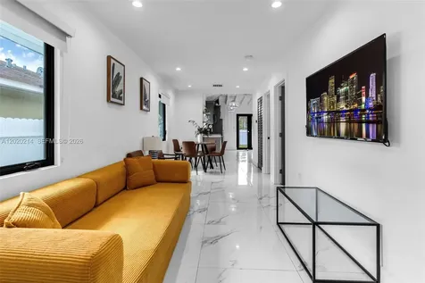 2171 NW 49th Street Miami FL 33142
