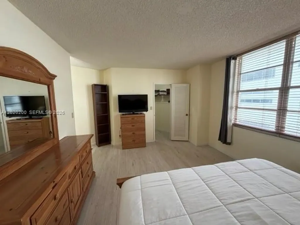 3725 S Ocean Drive Hollywood FL 33019