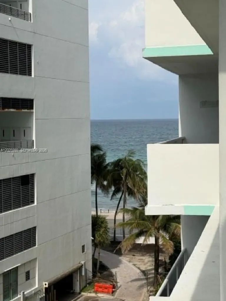 3725 S Ocean Drive Hollywood FL 33019