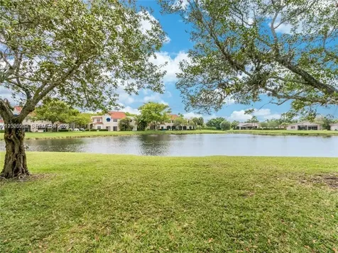 436 Lakeview Drive Weston FL 33326