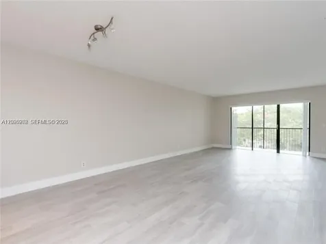 436 Lakeview Drive Weston FL 33326