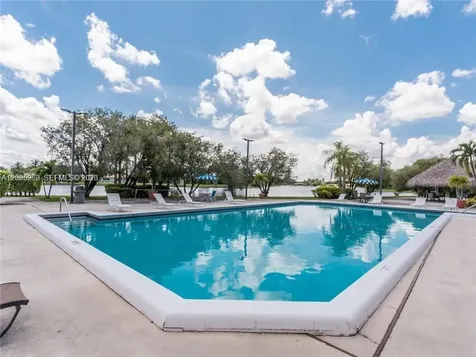 436 Lakeview Drive Weston FL 33326
