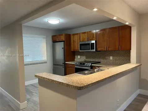 436 Lakeview Drive Weston FL 33326