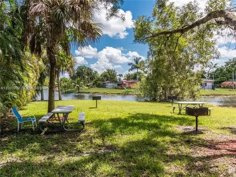436 Lakeview Drive Weston FL 33326