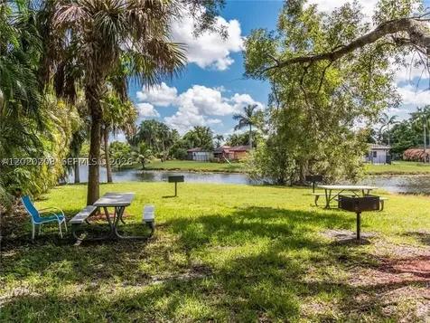436 Lakeview Drive Weston FL 33326
