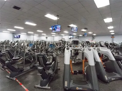 436 Lakeview Drive Weston FL 33326