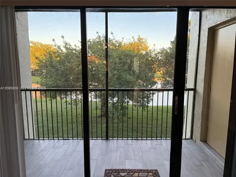436 Lakeview Drive Weston FL 33326