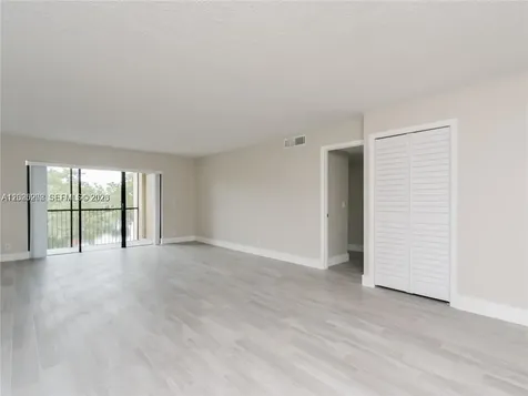 436 Lakeview Drive Weston FL 33326