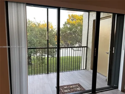 436 Lakeview Drive Weston FL 33326