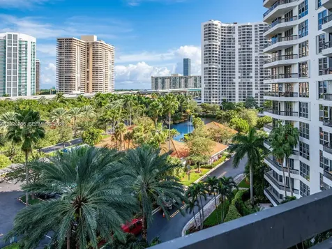 3600 Mystic Pointe Drive Aventura FL 33180
