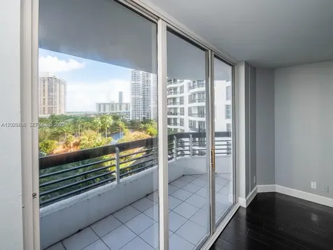 3600 Mystic Pointe Drive Aventura FL 33180