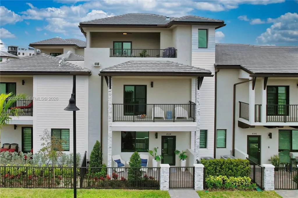 4534 NW 83rd Avenue Doral FL 33166