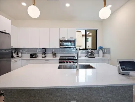 4534 NW 83rd Avenue Doral FL 33166