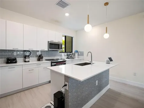 4534 NW 83rd Avenue Doral FL 33166